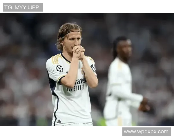 皇马中场太子无缘蓝军!深度解析切尔西转会策略调整与波切蒂诺战术考量|聚焦英超引援新动向 皇马中场太子无缘蓝军!深度解析切尔西转会策略调整与波切蒂诺战术考量|聚焦英超引援新动向